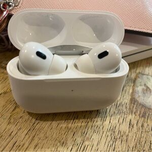 Apple AirPods Pro with Charging Case - White